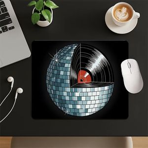 1pc Tapis de Souris Petit Thème Disco Ball et Lumière, Tapis de Souris en Caoutchouc Antidérapant de Petite, Adapté aux Joueurs PC, Programmeurs et Petits Claviers Mécaniques pour Bureau à Domicile, Tapis de Bureau/ Accessoire