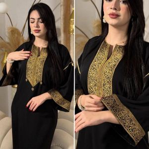 Gandoura Femme Élégante en Crêpe avec Broderie Dorée – Robe Marocaine Moderne Chic – Tailles M à 3XL – Ref 02 Noir