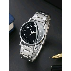 Montre à quartz avec tonalité argentée pour homme avec échelle numérique