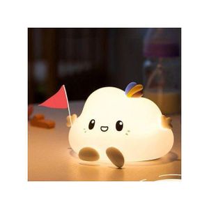 Veilleuse mignonne en forme de nuage avec contrôle tactile, LED en silicone changeant de couleur, douce et portable.