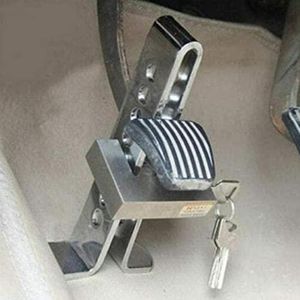 Bloque-pédale avec cadenas : protection à portée de main.