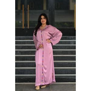 Jellaba makhzeniya confectionnée en tissu de soie