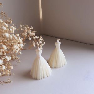 Bougie parfumée en cire de soja – Forme robe de mariée