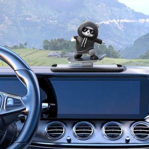 Décoration de Voiture Ours Skateboard Glissant - Ornement de Tableau de Bord Ludique pour Intérieur de Véhicule