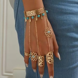 Bracelet de Main Bohème Femme avec Bagues Reliées – Bijou Doré Vintage à Perles Turquoise et Motif Fleur