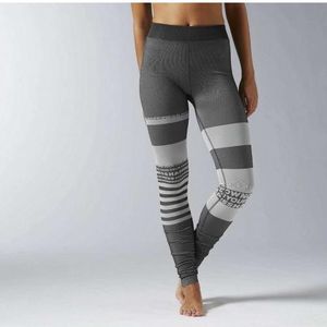 Legging reebok femme pas cher 2025