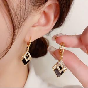 Boucles d'Oreilles Pendantes Dorées Géométriques Noir & Strass