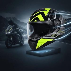 Casque moto modulable certifié, doté de deux visières pour une protection renforcée