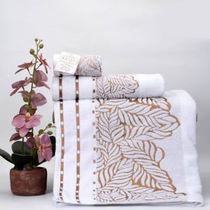 فوطة للحمام، مجموعة متكونة من ثلاث فوط من القطن.