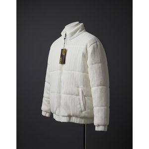 جاكيت مبطن رجالي – قماش عالي الجودة، ياقة عالية، جيوب جانبية، تصميم عصري