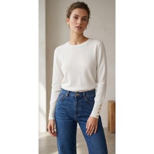 Pull en maille fine avec bouton sur les manches 