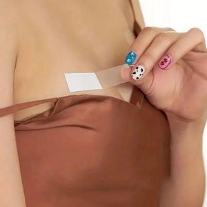Ruban adhésif double face vêtements femme, anti décolleté invisible, fixer robe et soutien gorge, antidérapant résistant transpiration, non irritant peau, pack 50 pièces