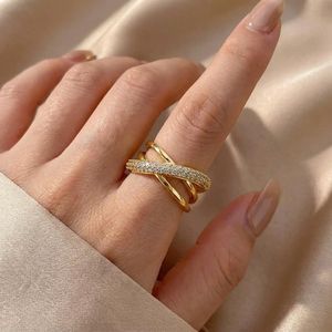 Misk & Glow Bague Croisée de Luxe pour Femme - Design Triple Anneaux Dorés
