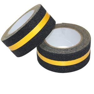 HIGHPOWER شريط لاصق مضاد للانزلاق فلوري للمراحل الدرج، شريط أمان بفيلم مضيء يضيء في الظلام للاستخدام على السلالم، السلالم، الأرضيات الزلقة الداخلية والخارجية ولكل الدرجات 5 سم × 5 م (قطعتين)