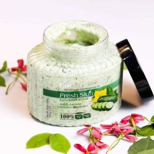 Fruit Of The Wokali Gommage visage et corps ultra-hydratant au Concombre, 500g