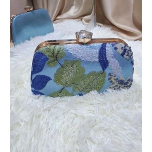 Pochette de soirée fleurie à sequins