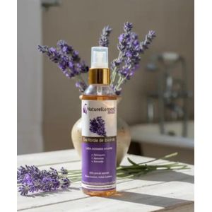 Naturellement belles ماء زهري باللافندر