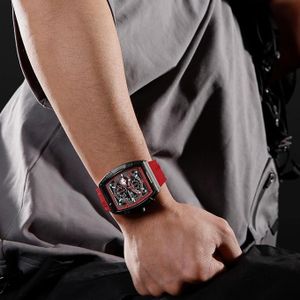 Naviforce Montre Homme Boîtier carré en acier+ Bracelet silicone noirMouvement Chronographe + Date + Étanche 3ATM Design Racing inspiré des voitures de sport