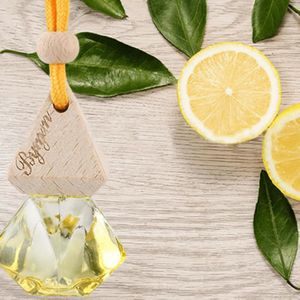 Bouteille de Parfum de Voiture en Forme de Diamant – Parfum Citron (Lemon)