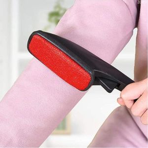 فرشاة دوارة مضادة للشعر فعالة - مثالية للملابس والأرائك والسجاد والأثاث.