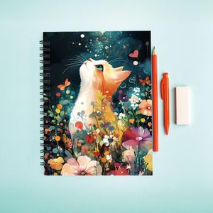 Bloc-notes, A5, 13.97X21.08 cm, 50 pages, Chat orange et blanc dans un champ de fleurs colorées avec des papillons et de
