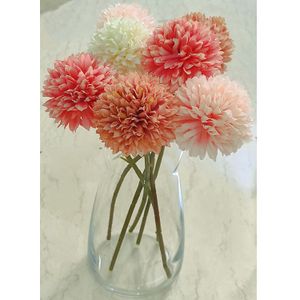 Decorative transparent glass Karaff, with a bouquet of 7 artificial flowers in different colors -  مزهرية زخرفية،  زينة من الزجاج الشفاف مع باقة من 7 زهور صناعية جميلة بألوان مختلفة