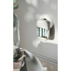 فرشاة مرحاض بيضاء مع حامل أسطواني مغلق – تصميم أنيق وصحي