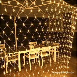 Guirlande lumineuse LED 3X3M en filet pour chambre, jardin ou extérieur, idéale pour Noël et les mariages. Rideau décoratif pour chambre, jardin ou extérieur