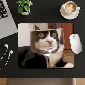 Tapis de souris de jeu antidérapant 1 pièce, petit format, avec motif de chat mignon et de verre à vin, tapis de bureau pour ordinateur, tapis de souris pour clavier mécanique, tapis de souris antidérapant en caoutchouc pour jeu, disponible en tailles e