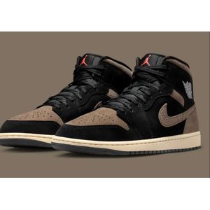 Nike AIR JORDAN 1 MID SE