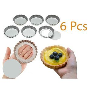 Set de 6 moules à tartelettes, pour une cuisson uniforme et une présentation élégante.