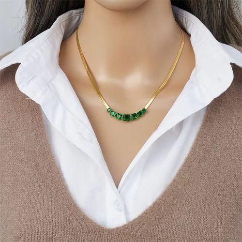 product_image_name-Generic-Collier doré avec pierres vertes – Design élégant et raffiné-2