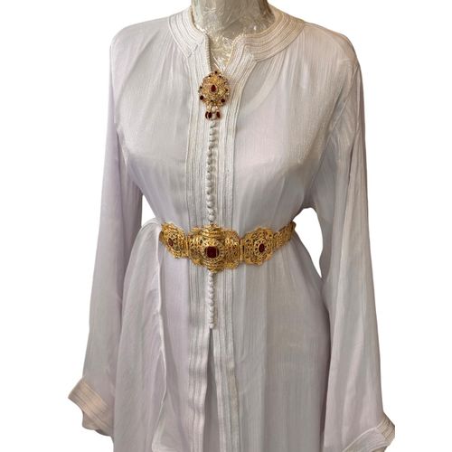 product_image_name-Fakhama-قفطان مغربي أبيض أنيق مع حزام ذهبي وتفاصيل تقليدية-2