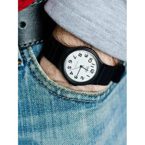 product_image_name-Casio-ساعة كلاسيكية ومينيمالية للجنسين بسوار من الراتنج الأسود - مقاومة للماء - MQ-24-7B2L-2