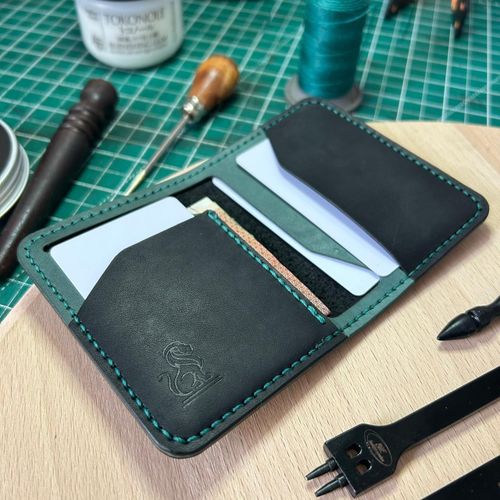 product_image_name-Handmadecart-The Lion - une premium porte-carte et portefeuille en cuir naturel pour les minimaliste -1