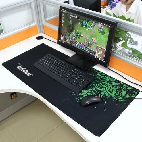 Razer Goliathus Grand Tapis De Souris Gaming pour ordinateur de bureau  taille XXL à prix pas cher