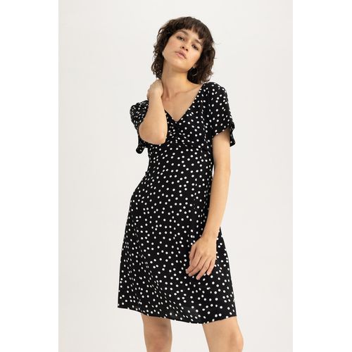 Defacto Robe en tissu tisse coupe fit and flare a encolure en V et manches courtes Noir a prix pas cher Jumia Maroc