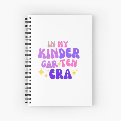 product_image_name-Generic-In My Kindergarten Era Back to School T-Shirt - Perfect for Teachers, Students, and Kindergarten Enthusiasts créée et vendue par Simasnaal.Spiral Notebook Bloc note-1