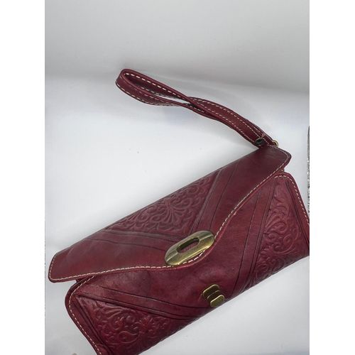 product_image_name-Generic-Pochette marocaine en cuir faite main, sac en cuir embossé, pochette en cuir bordeaux avec fermoir en laiton, pochette bohème chic pour soirée – 20 × 10 cm-3