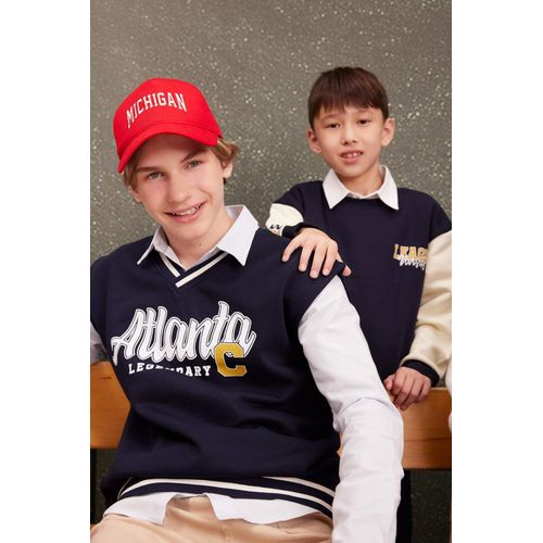 product_image_name-Defacto-فيست ولادي قماش سميك برقبة V وطبعة حروف-1