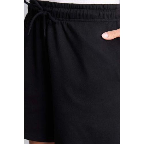 Defacto شورت برمودا بيزك - image 4