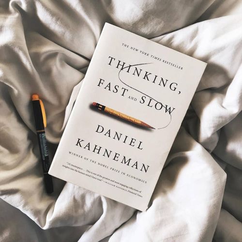 Generic Thinking Fast And Slow - BY Daniel Kahneman à prix pas cher