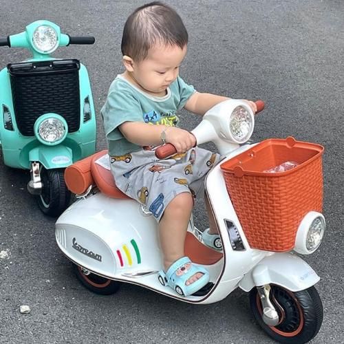 Moto Vespa electrique 12v mini  Jouets et jeux au Maroc 