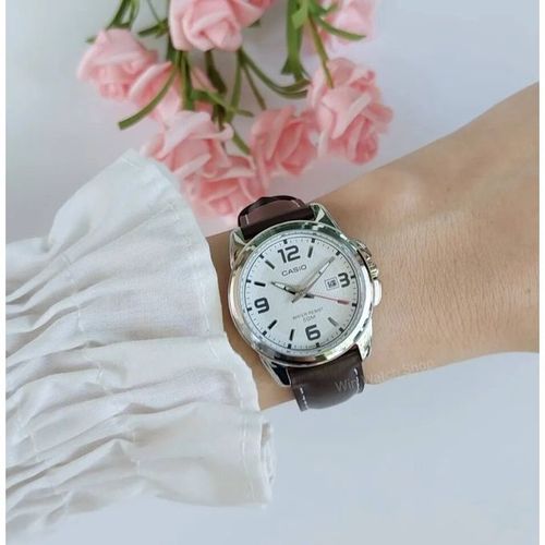 product_image_name-Casio-Étanche jusqu'à 50 mètres - Montre pour femme avec dateur - Bracelet cuir marron - -4