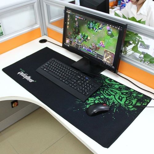 Razer Goliathus Grand Tapis De Souris Gaming pour ordinateur de