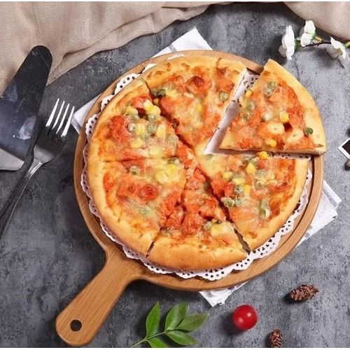 product_image_name-Generic-Planche de service ronde en bois est idéale pour les pizzas ou les fruits, avec une poignée pratique pour faciliter le service. -3