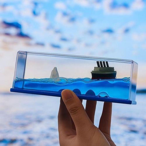 product_image_name-Generic-Figurine Titanic en acrylique avec vagues liquides bleues – Décoration nautique pour tableau de bord, bureau, étagère-1