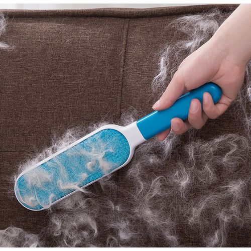 Fur Wizard est une brosse anti poils réutilisable (presque) magique