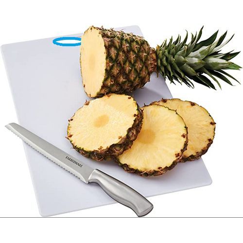 Couper Le Couteau à Fruits Sur Une Planche à Découper