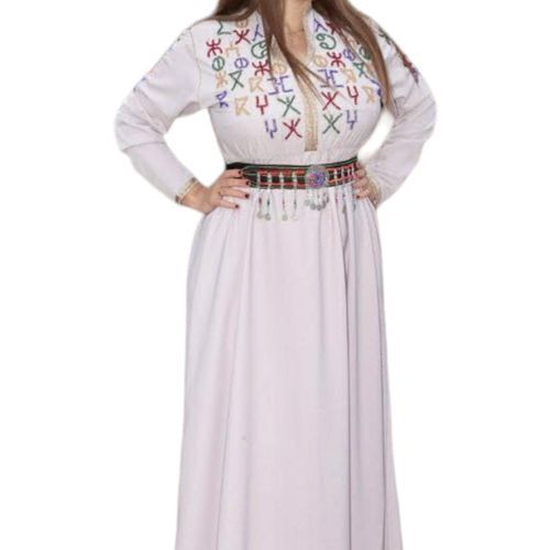 Generic Caftan marocain pour femme alliant elegance moderne et broderie berbere perlee